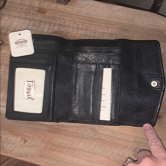 Fossil Handbags - 🌸BRAND NEW FOSSIL WALLET!